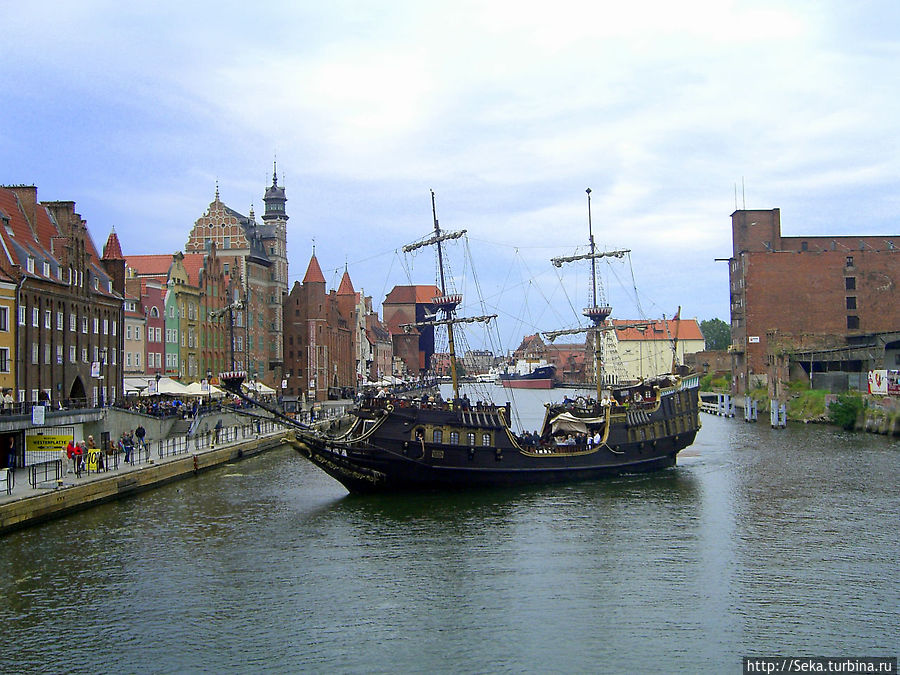 Почти пиратский корабль Гданьск, Польша