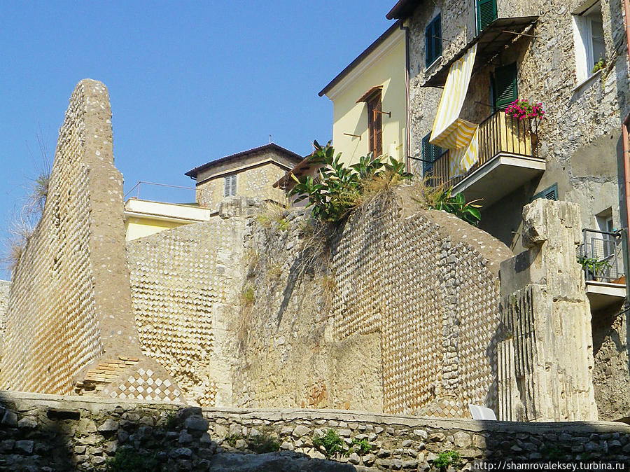Террачина. Пешком по Аппиевой дороге Террачина, Италия Террачина. Пешком по Аппиевой дороге Террачина, Италия