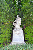 Памятник художнику Х. Макарту