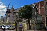 еще один знаковый объект Порта-Луи — ресторан в виде ветряной мельницы