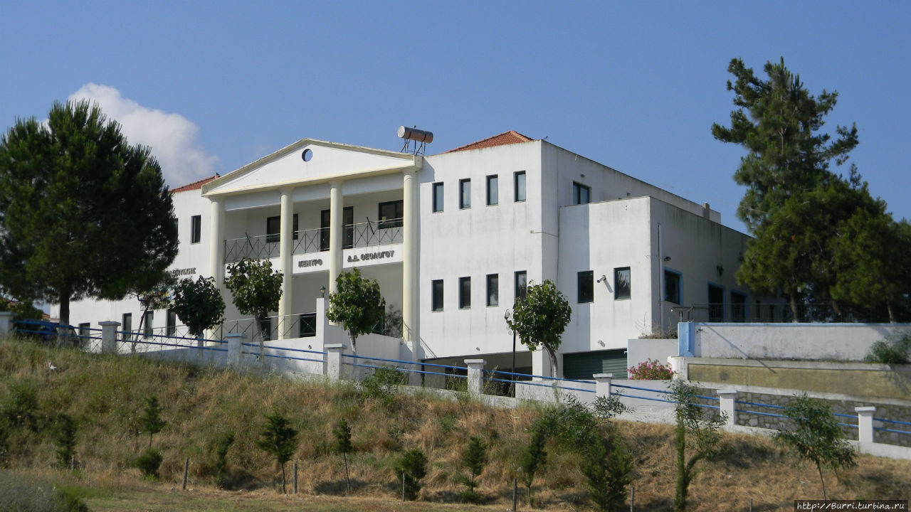 Учебное заведение Теологос, остров Родос, Греция