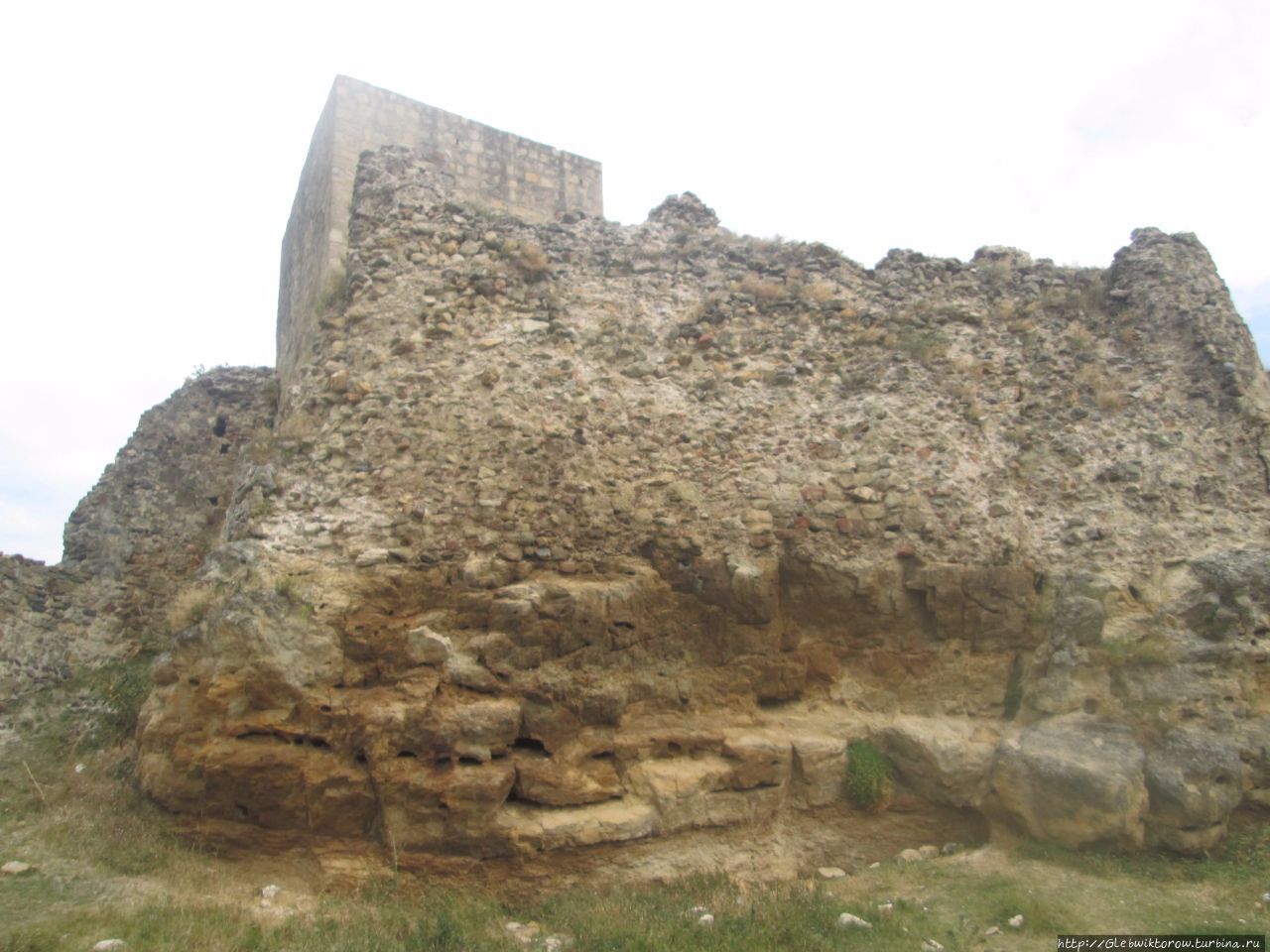 Экскурсия по Сурамской крепости Сурами, Грузия