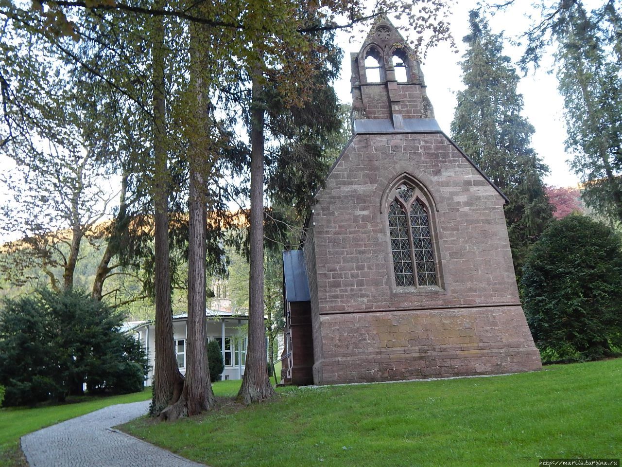 Англиканская церковь в Курпарке. Тринитичерч. С 1865 по 1914й в ней проходили службы для английских отдыхающих. Бад-Вильдбад, Германия
