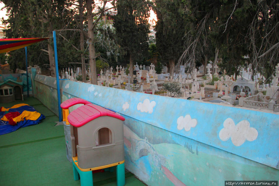 Ужасающее соседство Лимассол, Кипр Ужасающее соседство Лимассол, Кипр