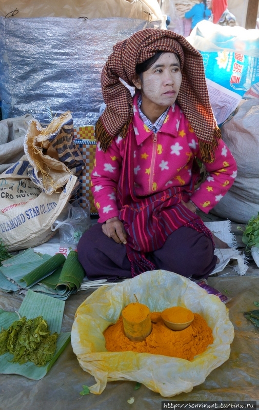Лица на ярмарке-рынке Озеро Инле, Мьянма