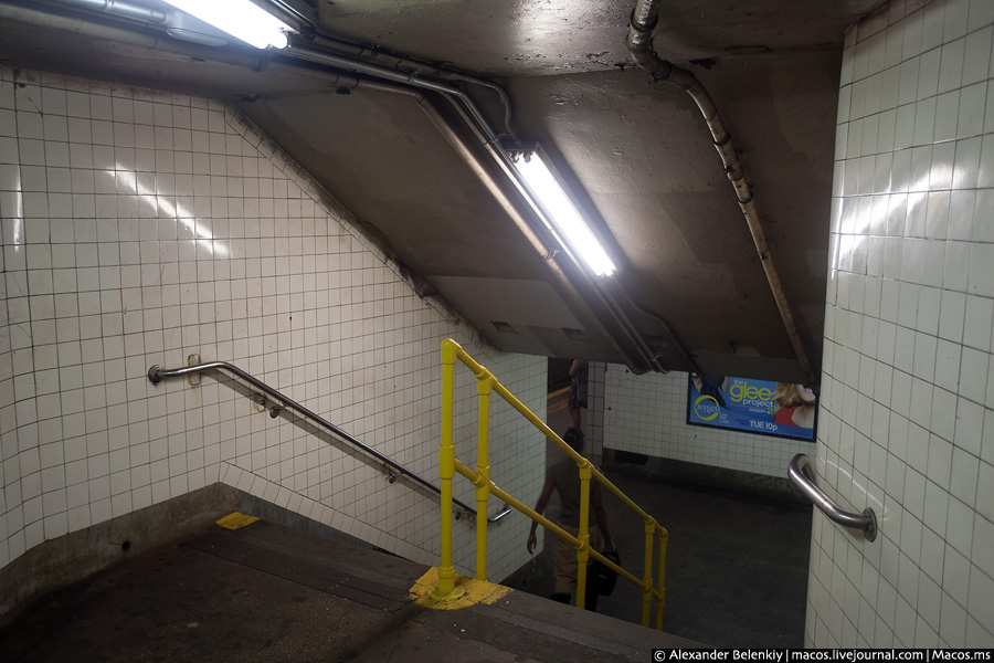 Переходы тоже очень напоминают французское метро. Нью-Йорк, CША