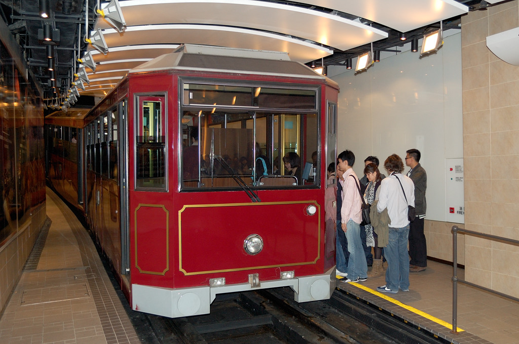 От Стамбула до Гонконга: Пик Виктории и двухэтажные трамваи