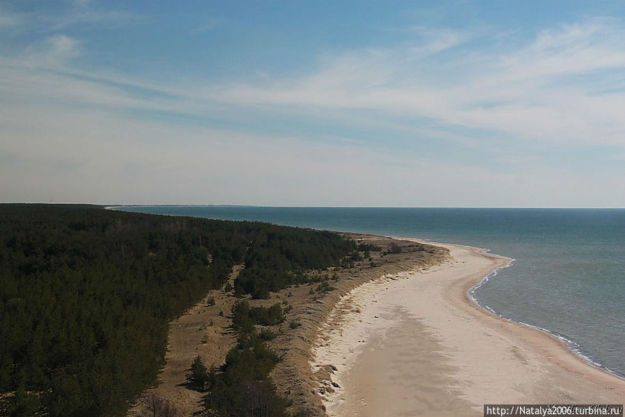 Вид на море с маяка Акменьрагс.
GPS: 56.820473, 21.060791 Латвия