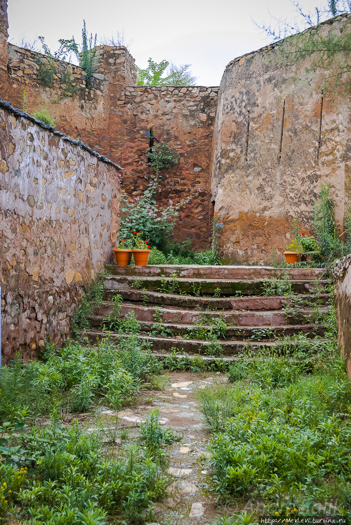 Хари Парбат Форт Шринагар, Индия Хари Парбат Форт Шринагар, Индия