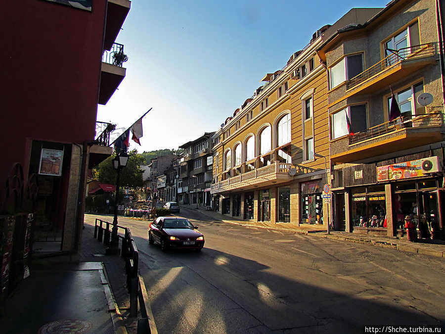 тут наша улица перешла в улицу Стефан Стамболов (если это кому-то интересно;)) Великое Тырново, Болгария