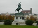 Площадь Героев, конная статуя кронпринца Карла, воевавшего с Наполеоном
