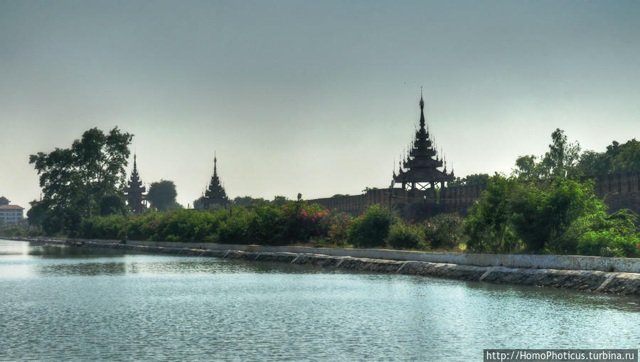 Славный королевский изумрудный дворец последнего королевства Мандалай, Мьянма