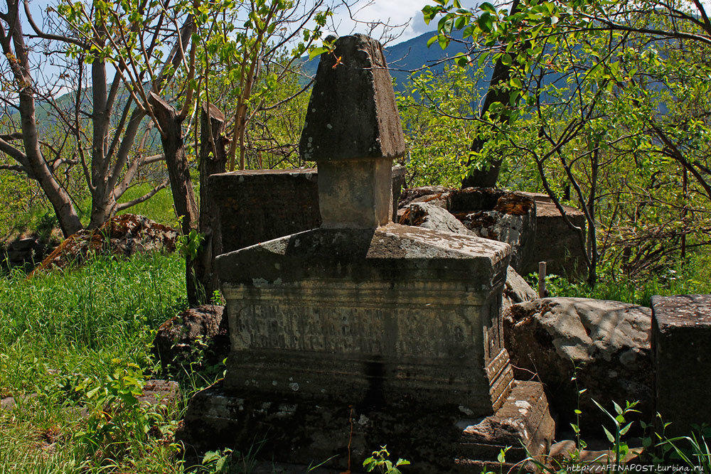МонастырьТатеви Мец Анапат Татев, Армения