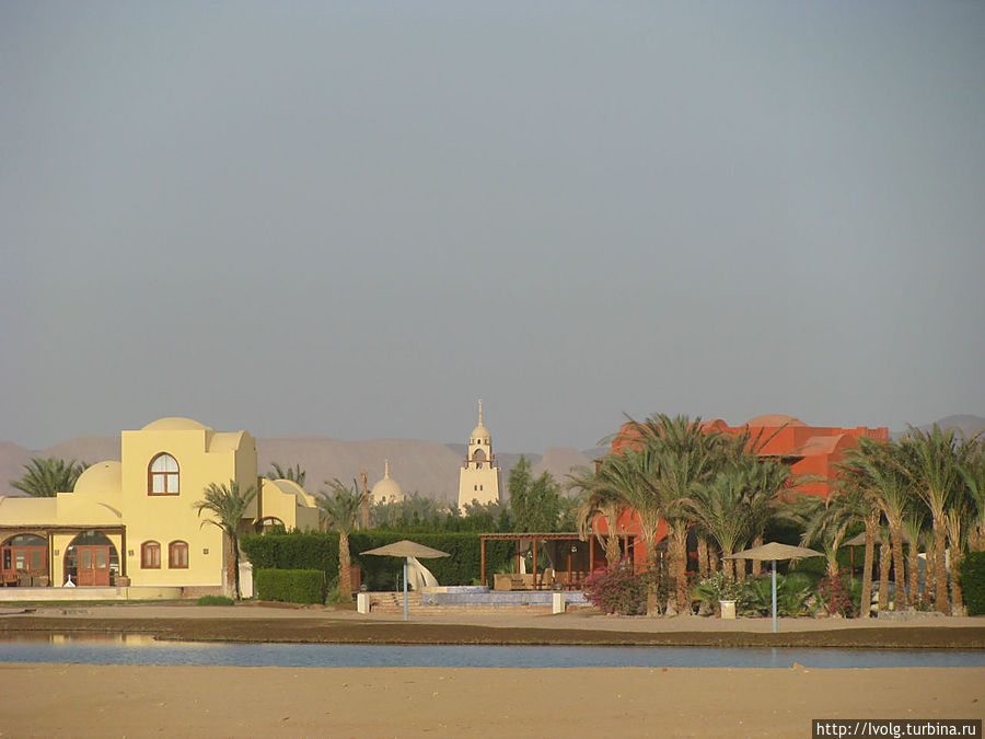 Вид на Штейгенбергер с гольф-полей Эль-Гуна, Египет