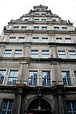 Английский дом. Крупнейший в Гданьске XVII века. 7-этажный.