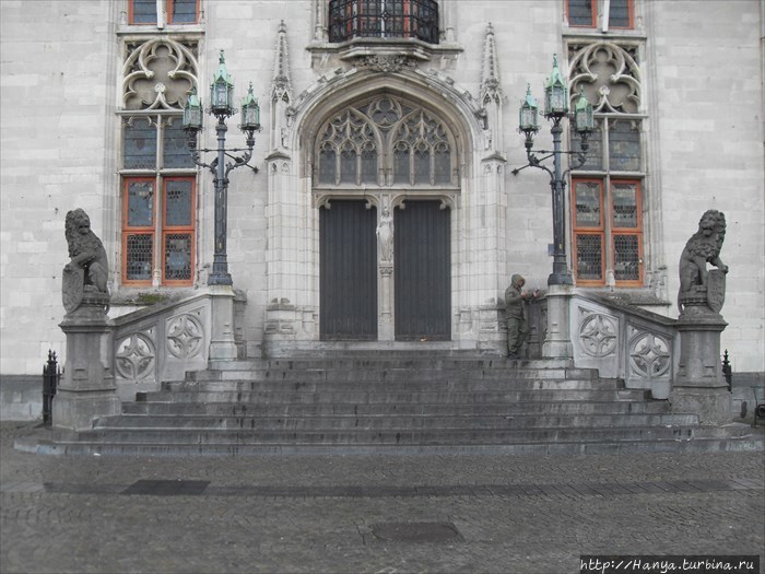 Здание провинциального суда в Брюгге. Фото из интернета Брюгге, Бельгия