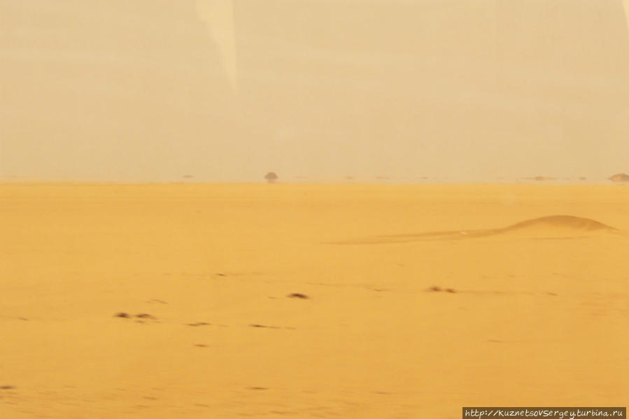 Пустыня и мираж Абу-Симбел, Египет