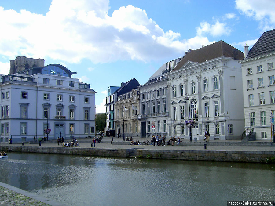 Здания по улице Korenlei Здания по улице Korenlei