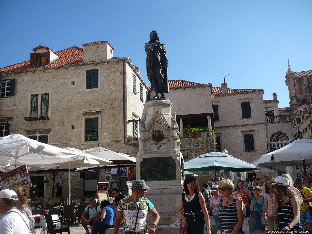Памятник Ивану Гундуличу Дубровник, Хорватия