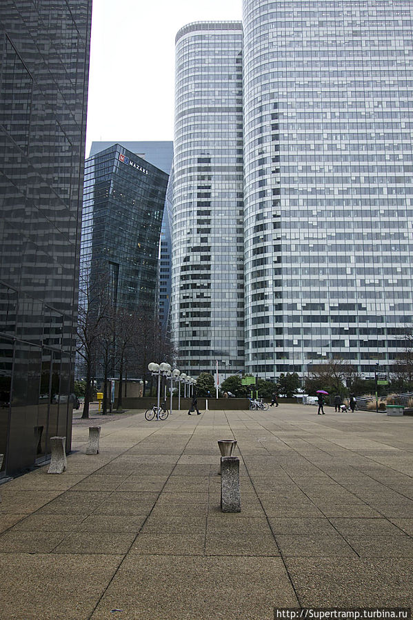 Другой Париж. Район Дефанс Париж, Франция Другой Париж. Район Дефанс Париж, Франция