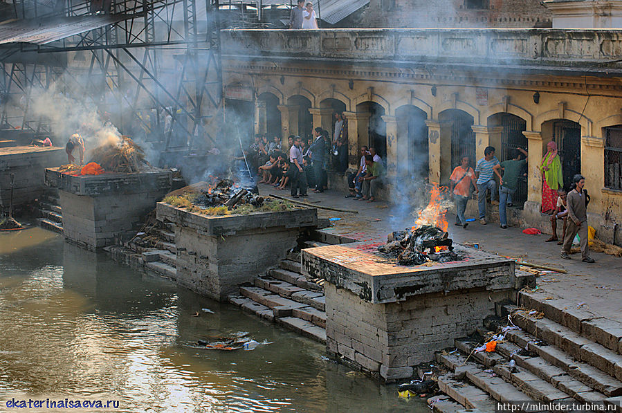 Крематорий в Непале Крематорий в Непале