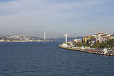 Панорама на Босфорский мост — первый висячий мост через Босфорский пролив. Он соединяет европейскую и азиатскую части Стамбула.