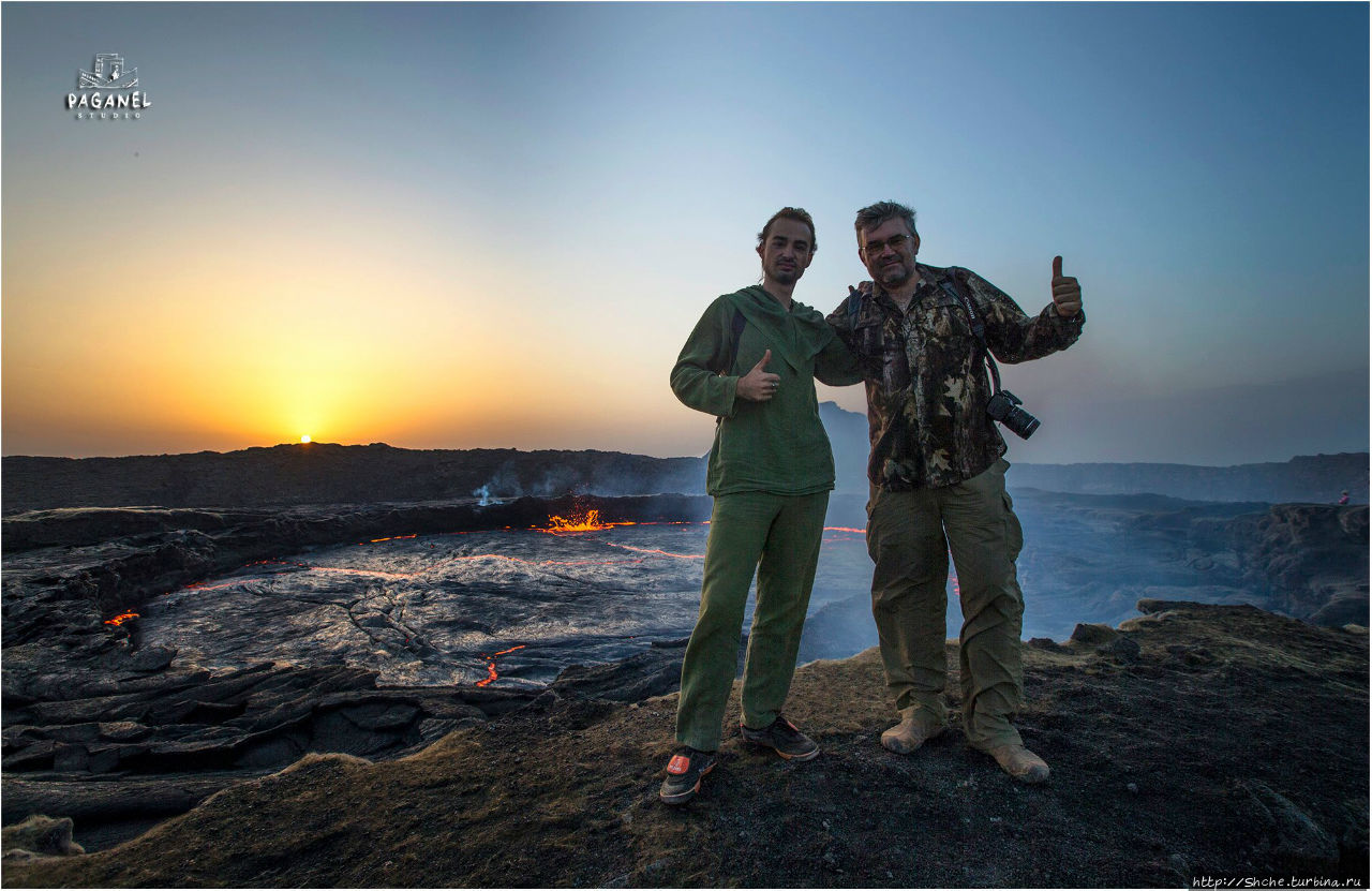 Семья, скрепленная огнем — фото из альбома Паганелей, посвященного этому путешествию 
Весь альбом можно посмотреть на их сайте... Эфиопия