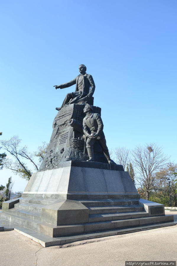 Памятник вице-адмиралу Корнилову Севастополь, Россия