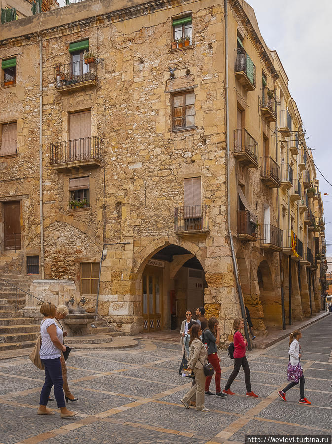 Кафедральный собор Таррагоны Таррагона, Испания Кафедральный собор Таррагоны Таррагона, Испания