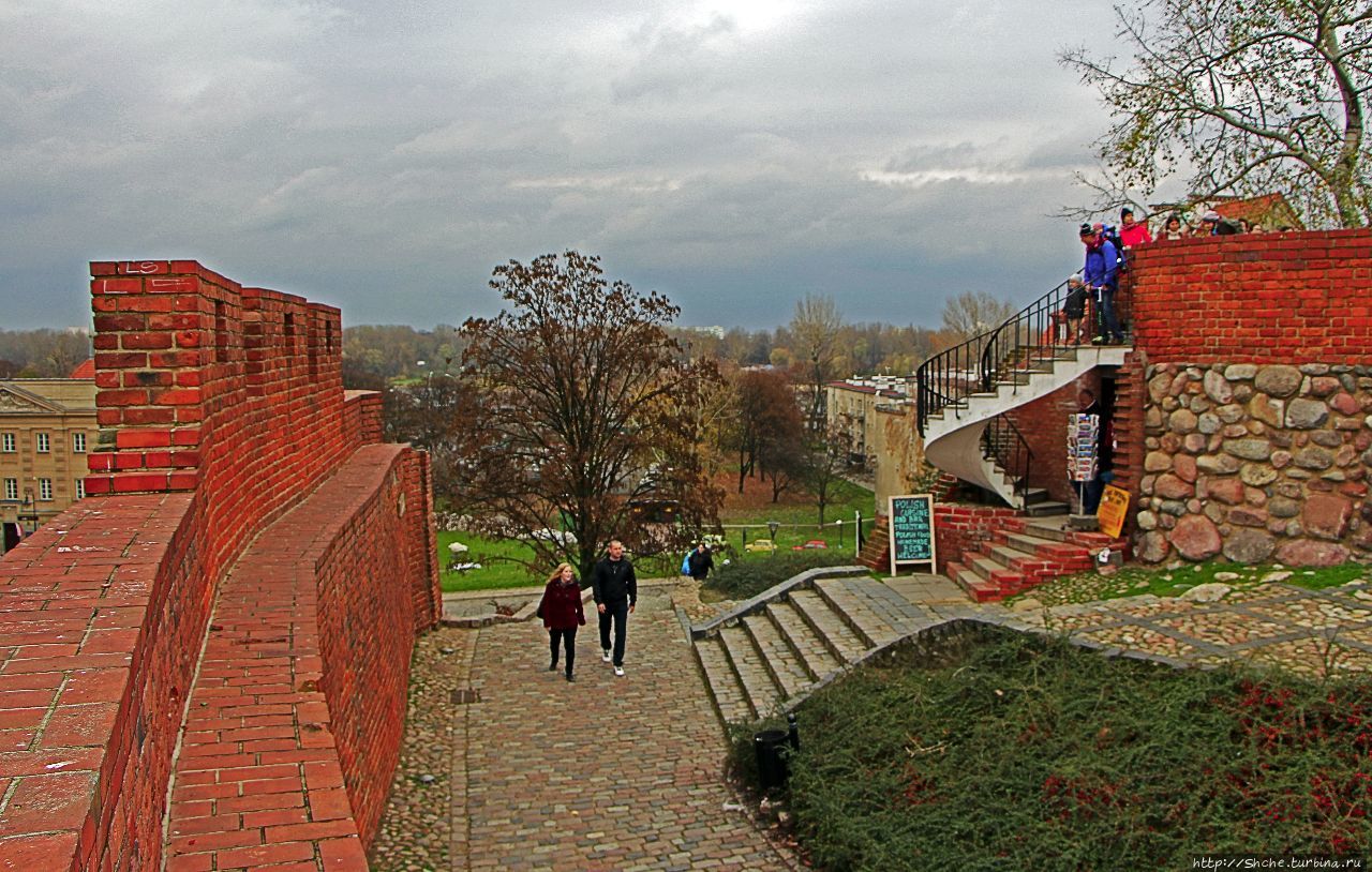 Барбакан Варшава, Польша