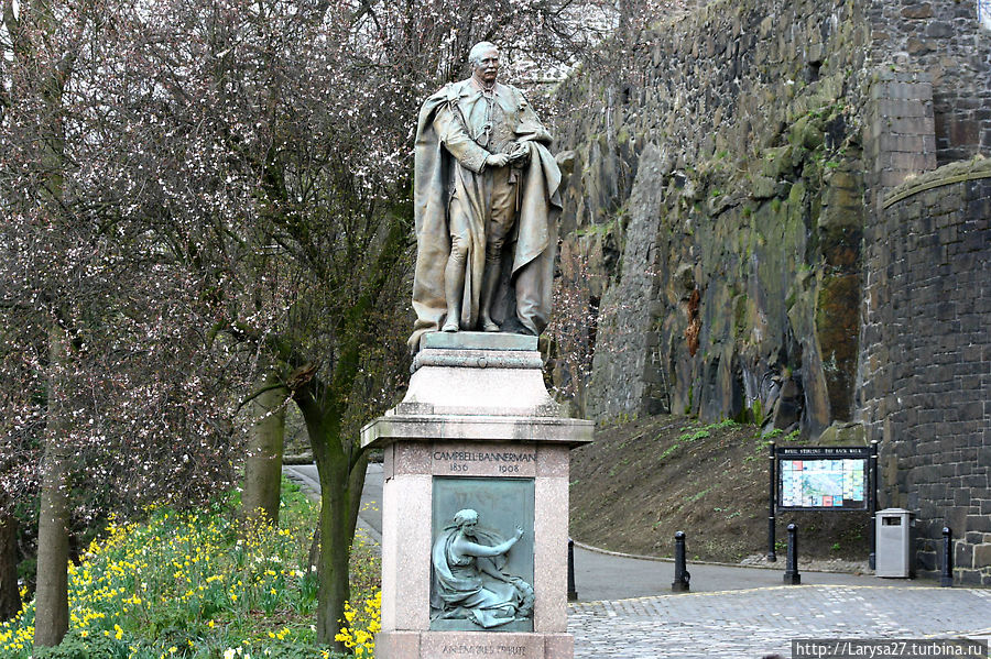 Памятник Г. Кэмпбелл-Баннерману — премьер-министру Великобритании с 1905 по 1908 гг. Стерлинг, Великобритания