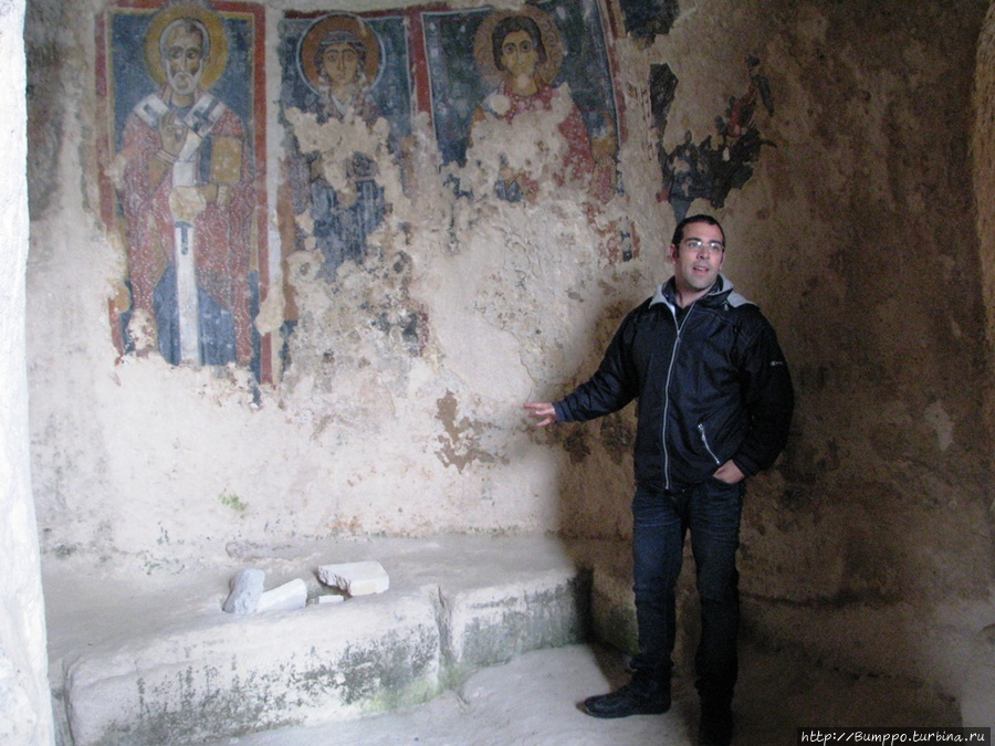 Фрески скальной греческой церкви Св. Николая Матера, Италия
