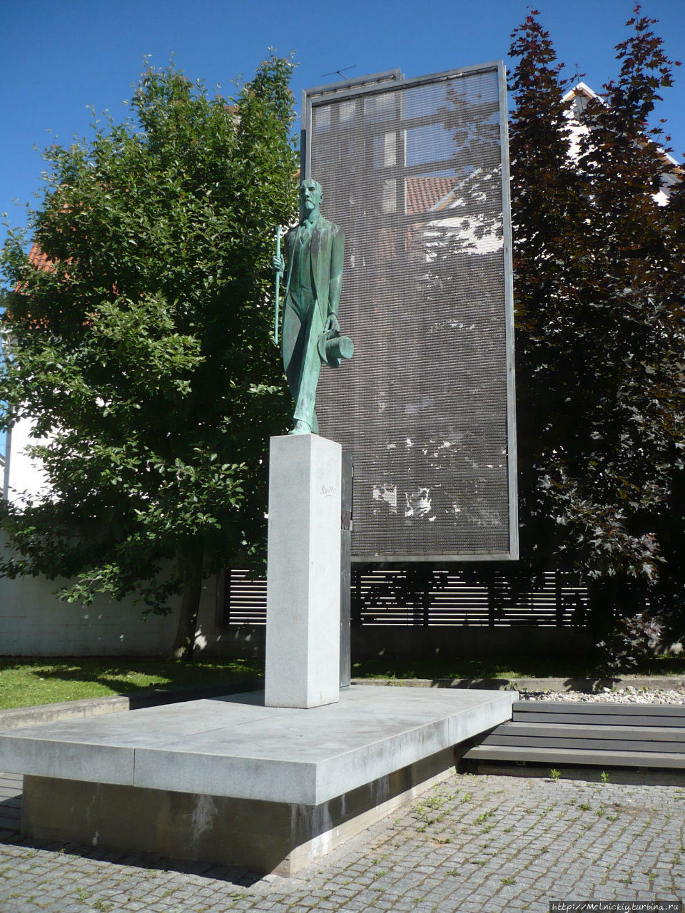 Памятник Яну Тыниссону Тарту, Эстония
