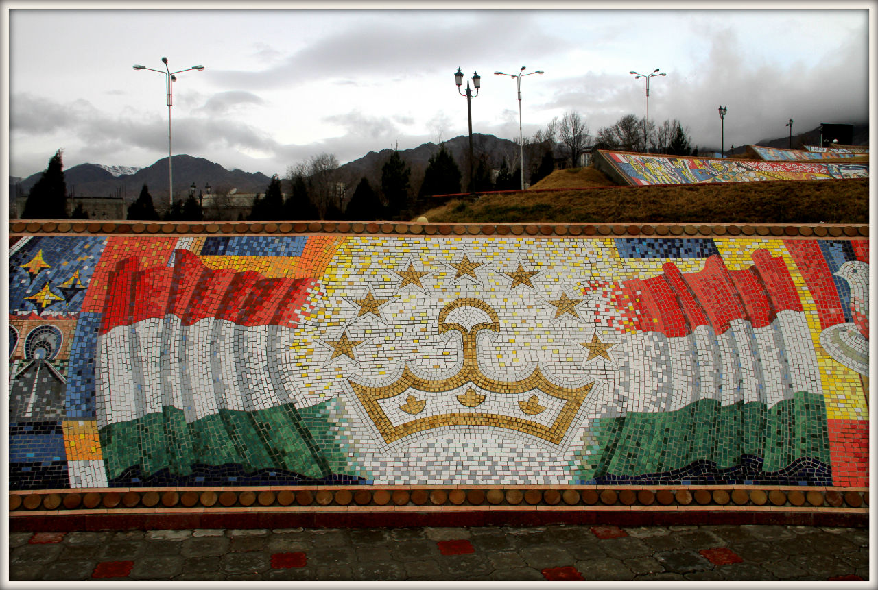 Памятник Исмаилу Самони Худжанд (Ленинабад), Таджикистан
