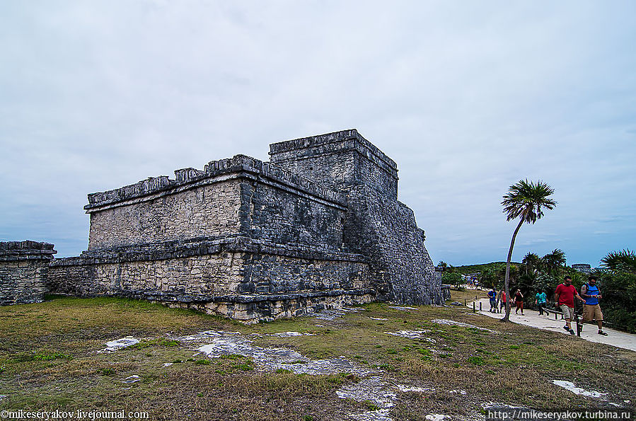Городище майя на берегу Карибского моря