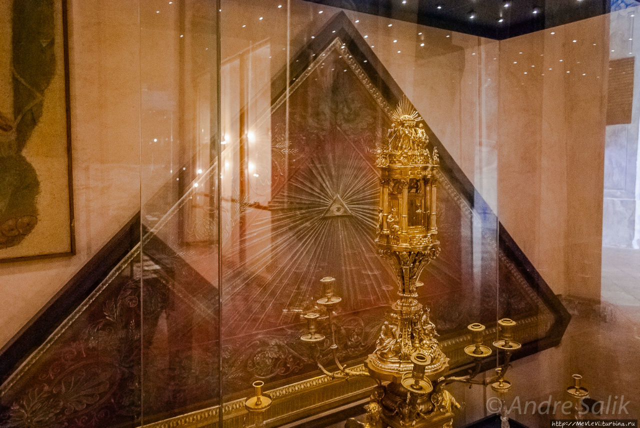 Церковь Сант-Амброджо Милан, Италия Церковь Сант-Амброджо Милан, Италия