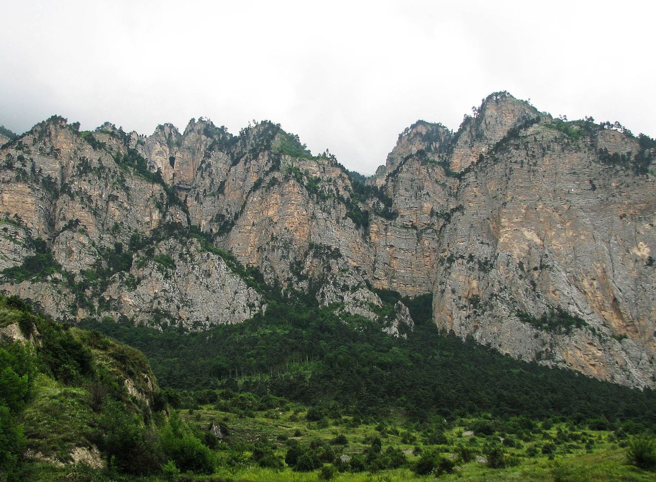 Алагирское ущелье. Пещера Чёрного Всадника Алагирское ущелье, Россия