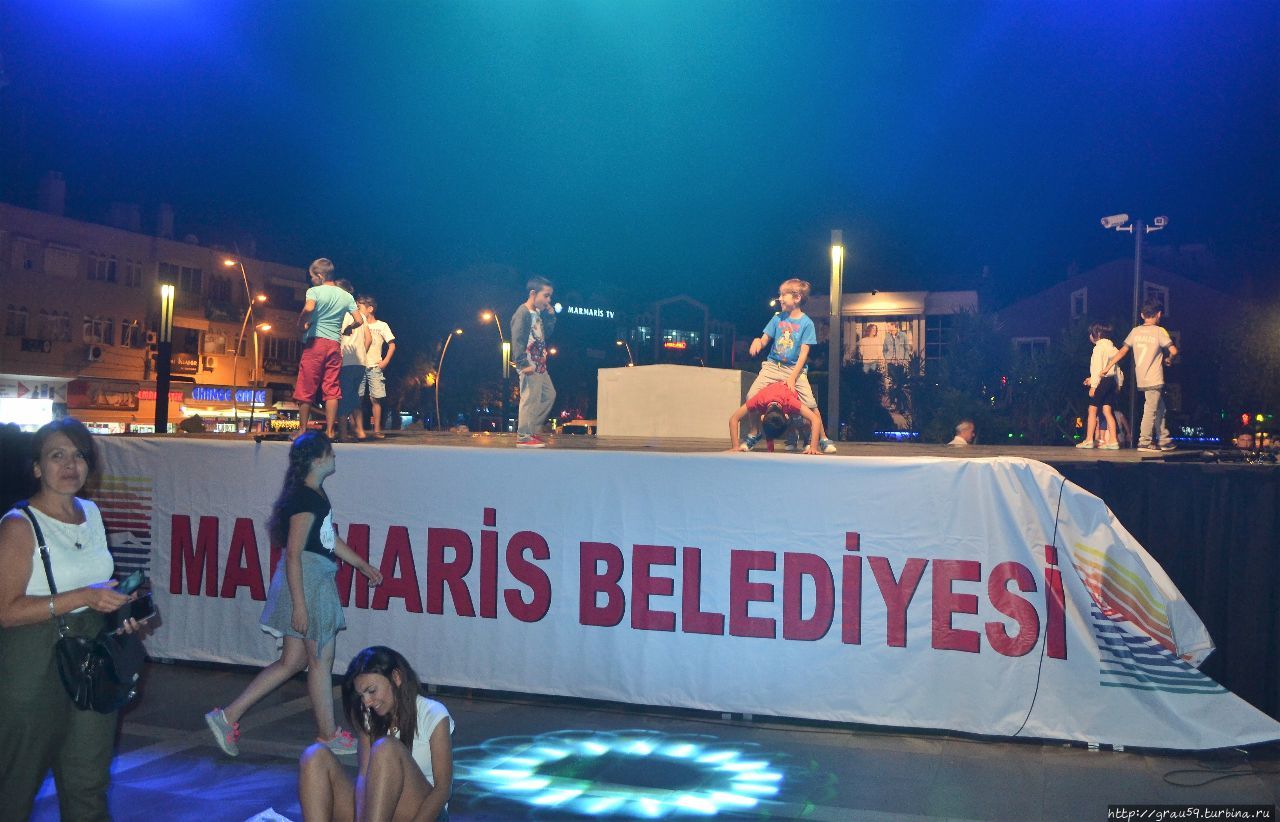 Площадь Молодёжи им. 19 мая Мармарис, Турция
