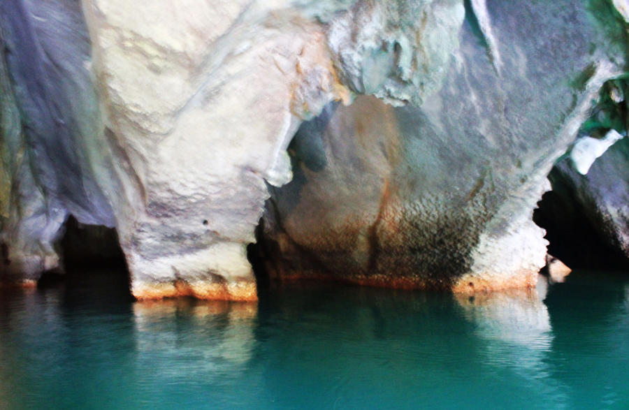 Подземная река на  острове Полован, Филиппины Остров Палаван, Филиппины