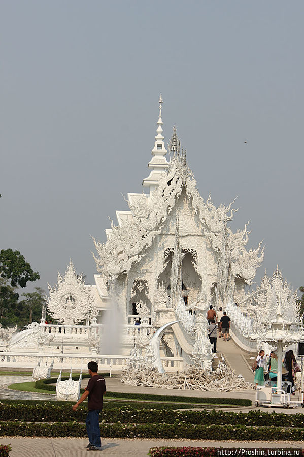 Чианграй, 5-й день, Ват  Ронг Кун (Wat Rong Koon) Чианграй, Таиланд