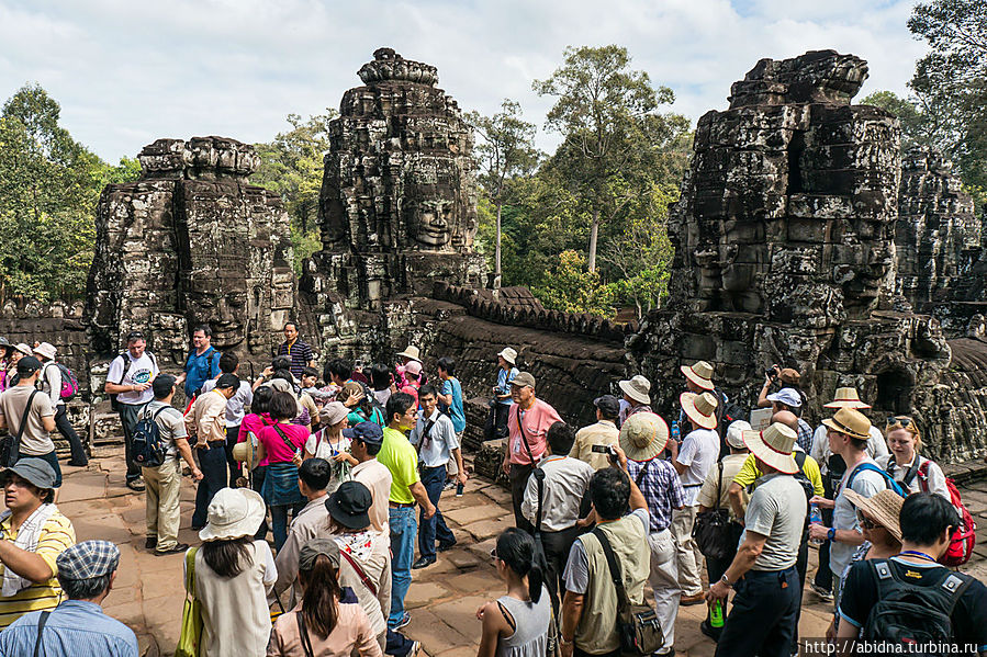 Азиаты повсюду! Ангкор (столица государства кхмеров), Камбоджа