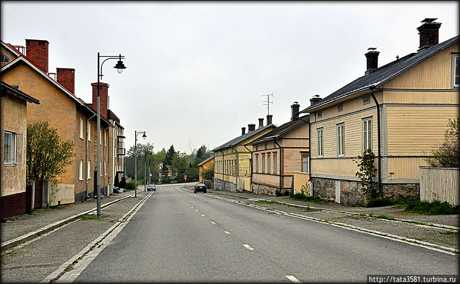Деревянные домики  на улице Alinenkatu. Уусикаупунки, Финляндия