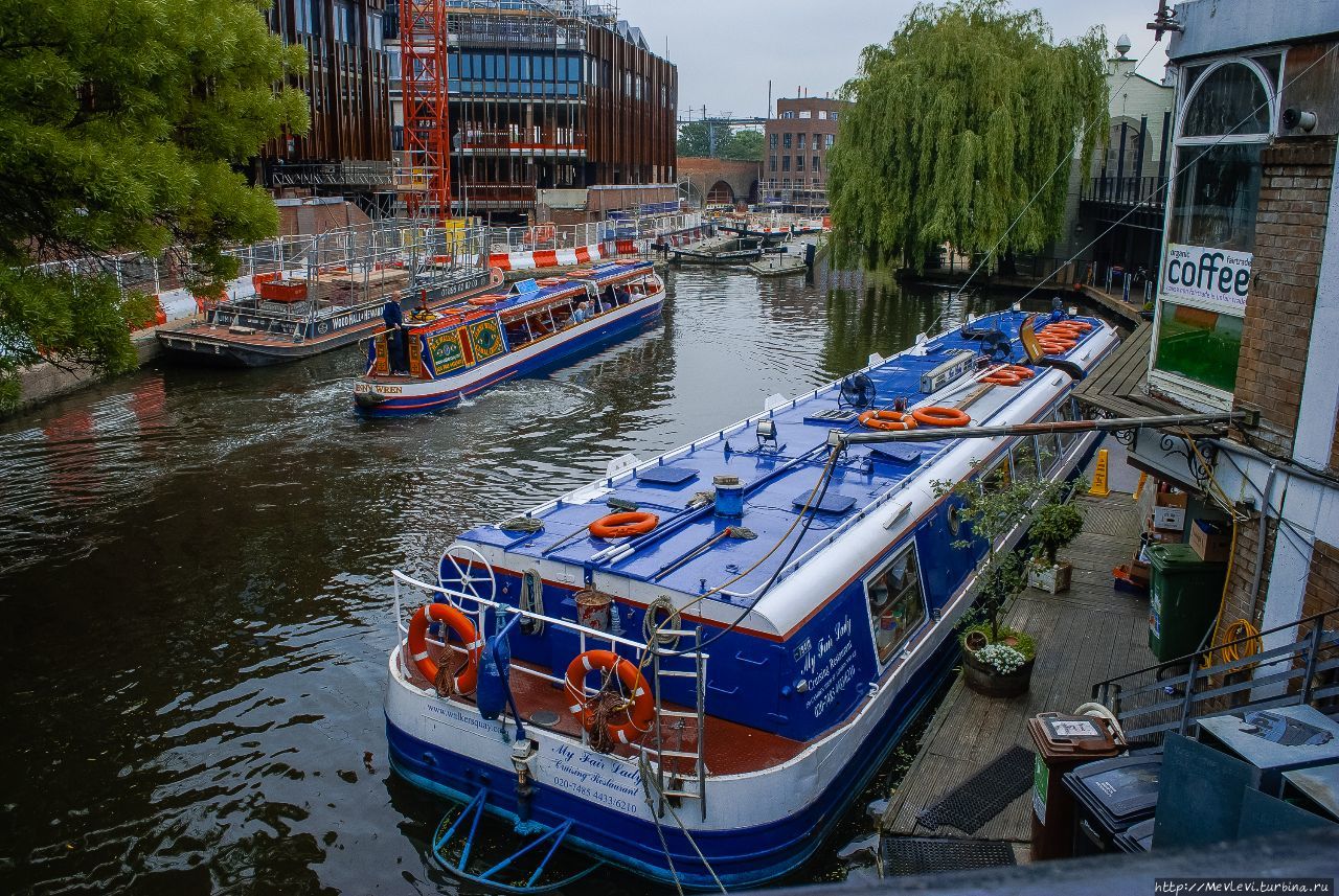 Знаменитый рынок у кэмденского шлюза (Camden Lock Market) Лондон, Великобритания