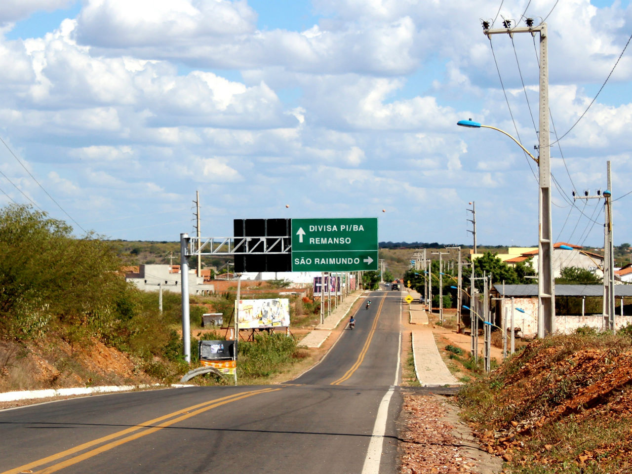 Путь от автовокзала Сан-Раймунду-Нонату к центру города: первый поворот направо, далее без вариантов Сан-Раймунду-Нонату, Бразилия