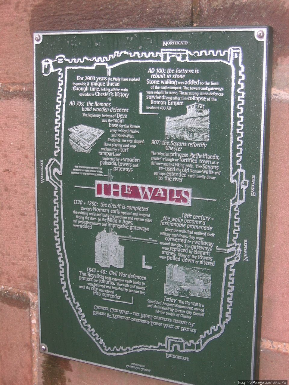 Информационная табличка на городской стене Честера Честер, Великобритания