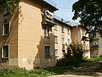Котинские дома были построены в 1959 г. для работников Кировского завода из блоков.
