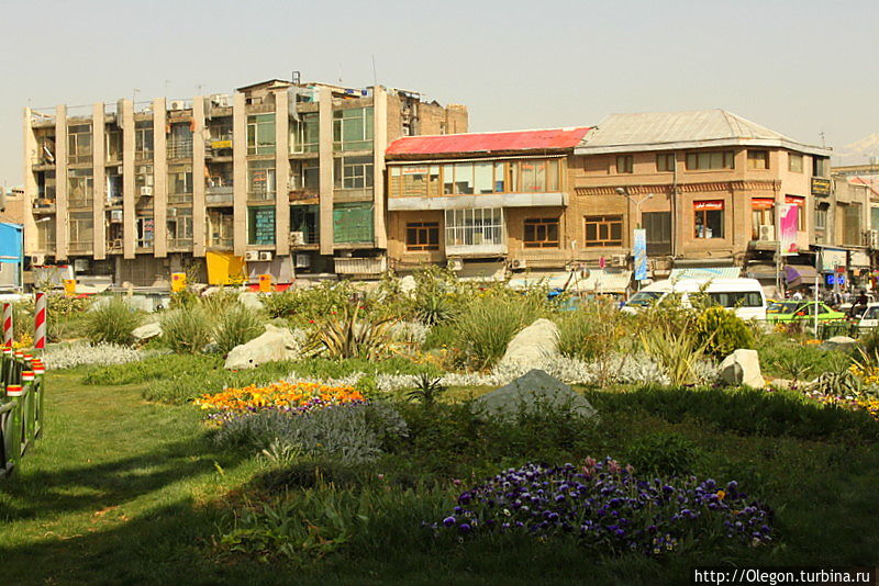 В столице Ирана на ненадолго, как в перевалочный пункт Тегеран, Иран