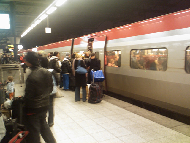 Посадка в поезд Thalys