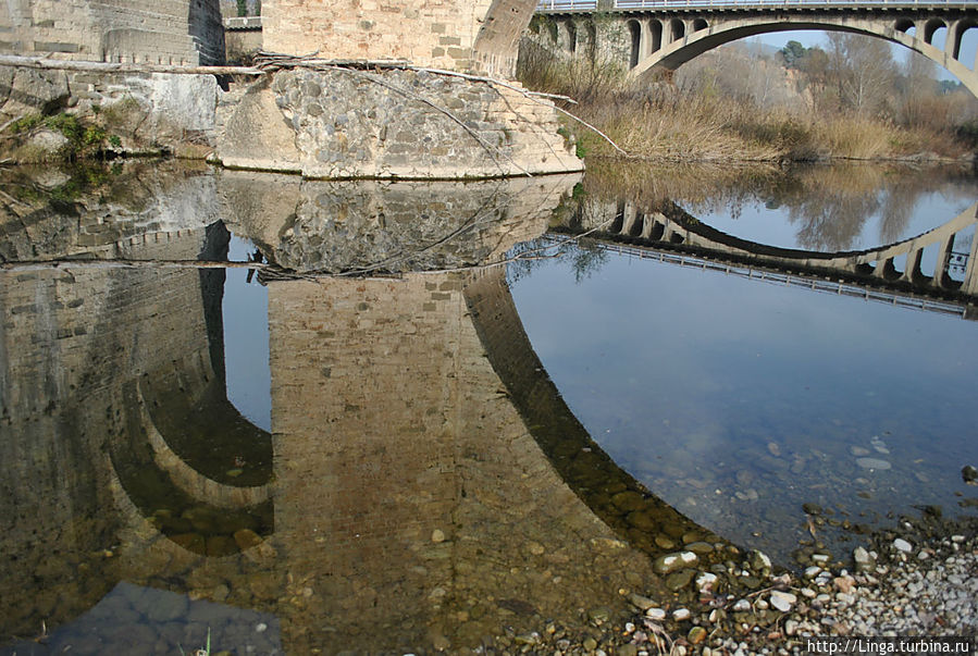 Старый мост в Бесалу Бесалу, Испания