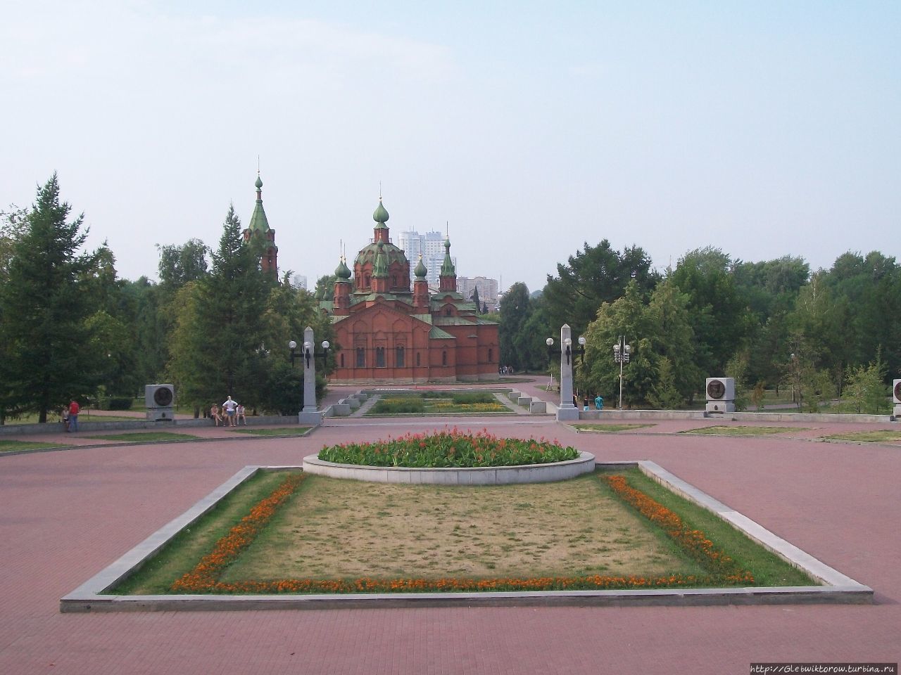 Сквер с местным мавзолеем Ленина и интересной историей
